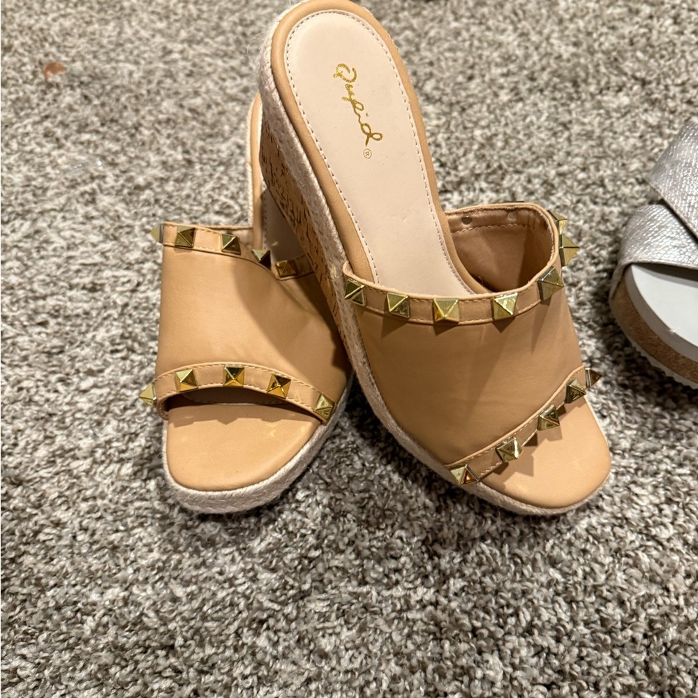 Qupid brand wedge. Size 9. Never worn.